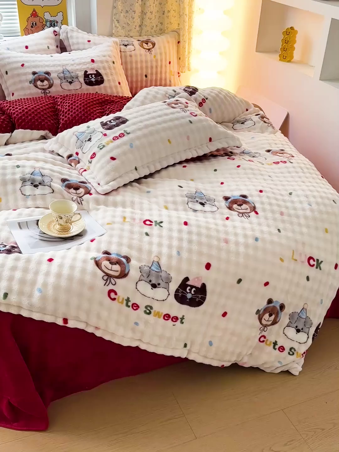 91家纺网 家纺一手货源 找家纺 梦莱斯 2025新款泡泡绒豆豆绒加厚牛奶绒四件套 - 印花系列 顽皮熊
