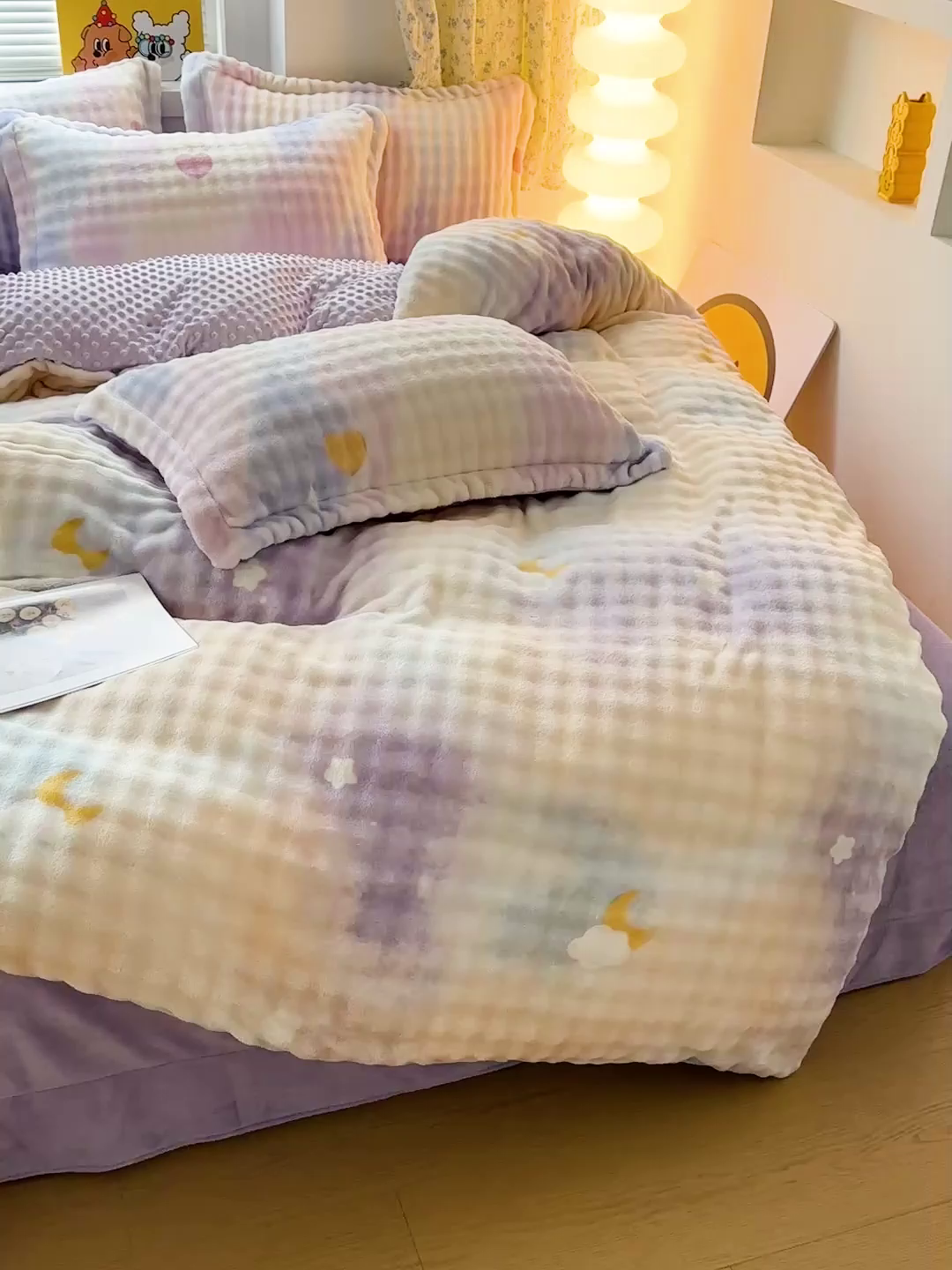 91家纺网 家纺一手货源 找家纺 梦莱斯 2025新款泡泡绒豆豆绒加厚牛奶绒四件套 - 印花系列 炫彩紫