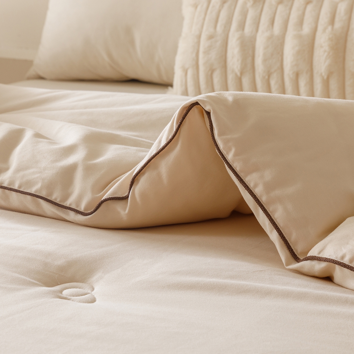 91家纺网 家纺一手货源 找家纺 （总）米洛贝伊 2025新款羊焰焰欧洲羊毛被子被芯冬被