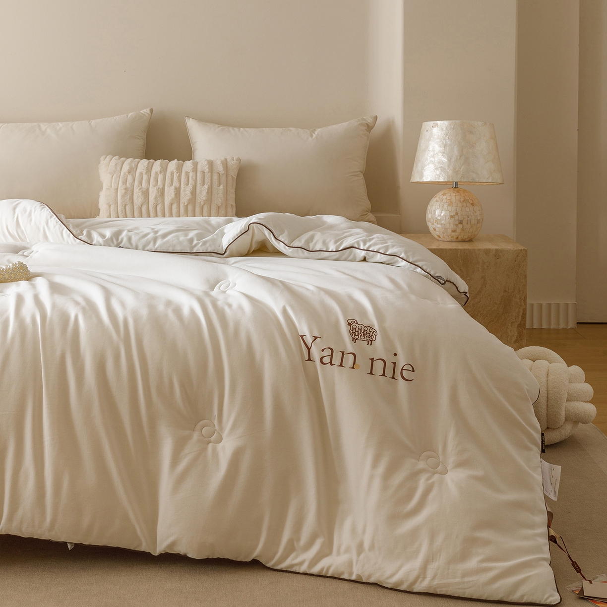 91家纺网 家纺一手货源 找家纺 米洛贝伊 2025新款羊焰焰欧洲羊毛被子被芯冬被 玉白