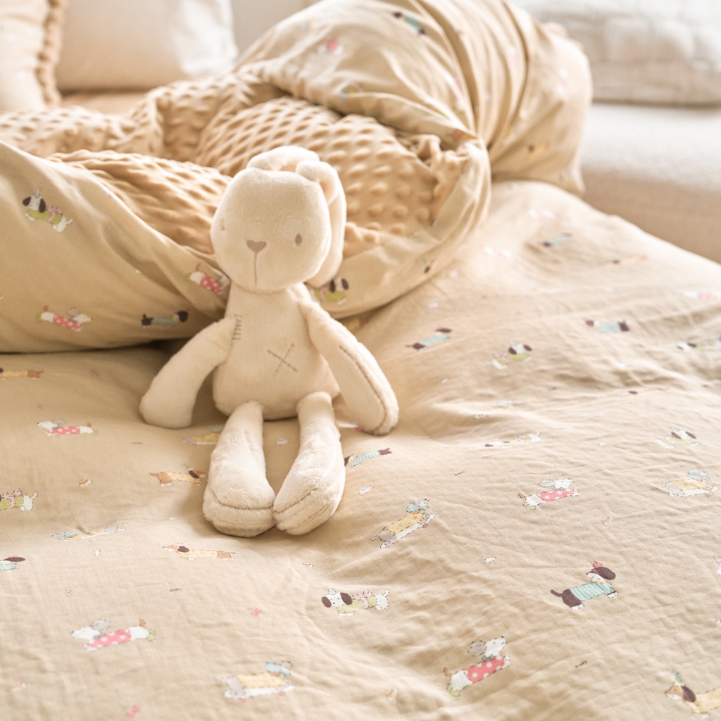 91家纺网 家纺一手货源 找家纺 洋铭区（原狠狠爱） 2025新款秋冬毛绒球双层纱+豆豆绒四件套系列 福宝狗狗