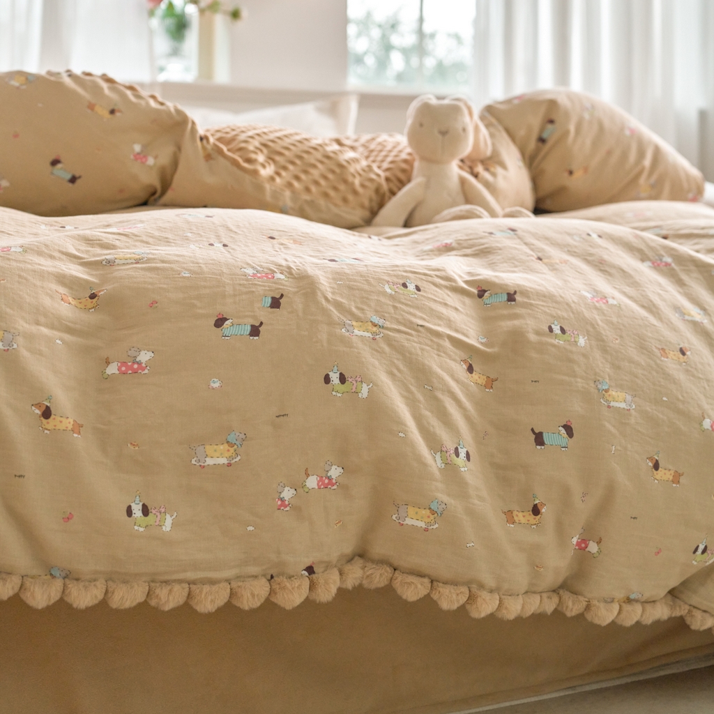 91家纺网 家纺一手货源 找家纺 洋铭区（原狠狠爱） 2025新款秋冬毛绒球双层纱+豆豆绒四件套系列 福宝狗狗