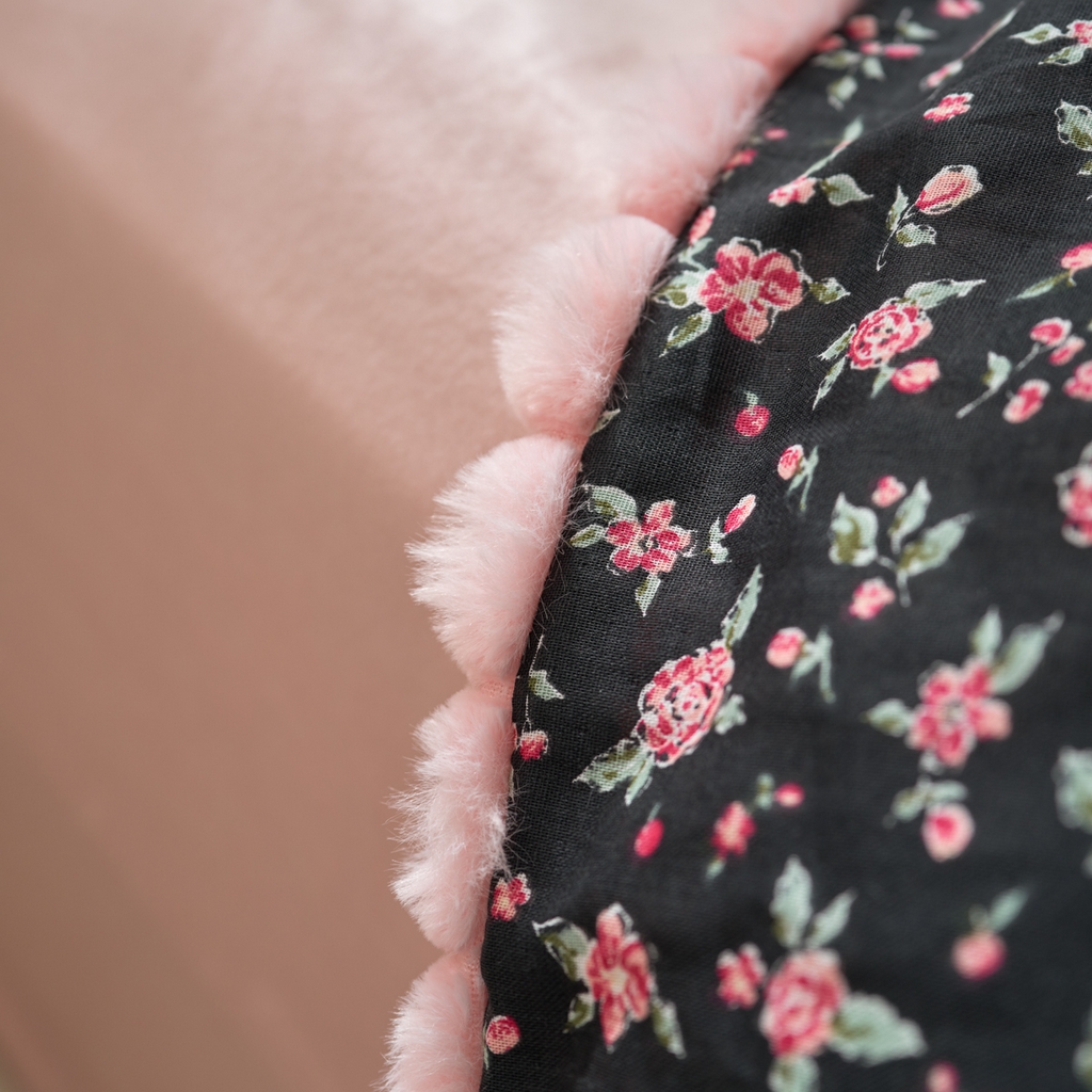 91家纺网 家纺一手货源 找家纺 洋铭区（原狠狠爱） 2025新款秋冬毛绒球双层纱+豆豆绒四件套系列 牡丹红