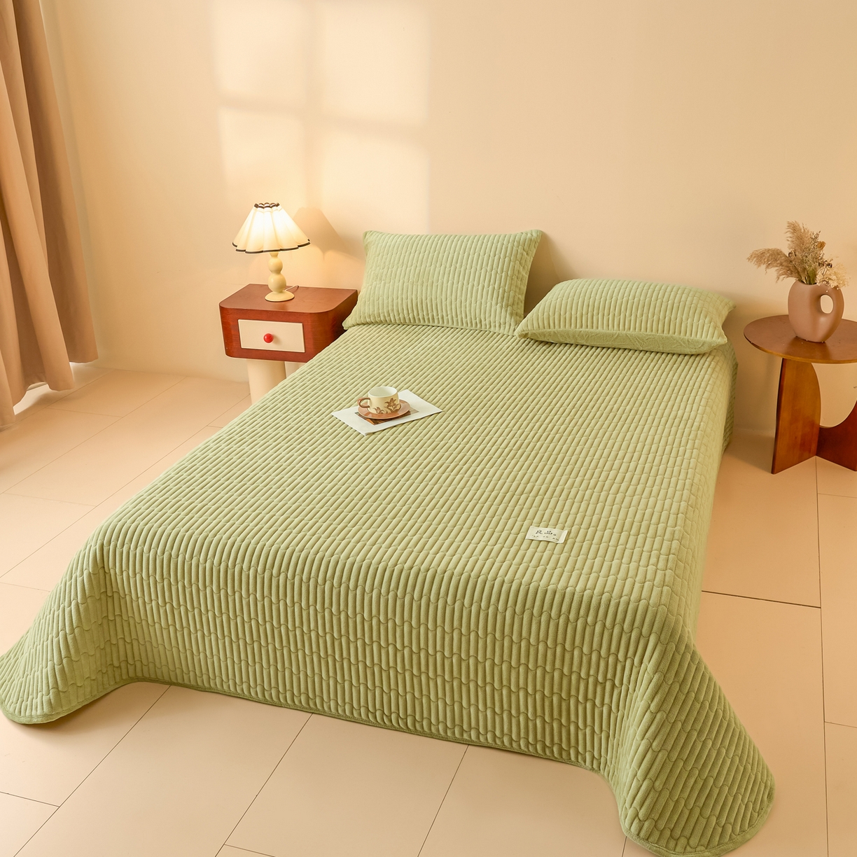 91家纺网 家纺一手货源 找家纺 （总）Sweet dreams甜梦 2025新款A类纯色牛奶绒夹棉床盖