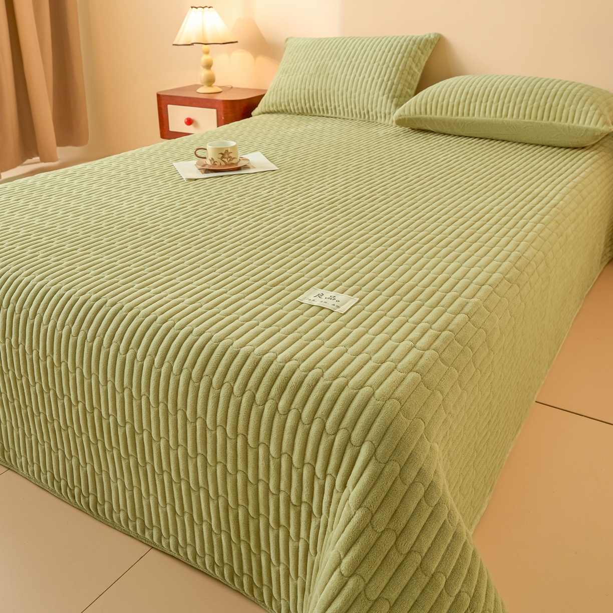 91家纺网 家纺一手货源 找家纺 （总）Sweet dreams甜梦 2025新款A类纯色牛奶绒夹棉床盖