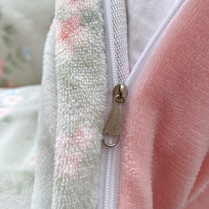 91家纺网 家纺一手货源 找家纺 钰锦珀家纺 2025新款高克重牛奶绒蕾丝双层花边床盖四件套床盖三件套 沐熙花