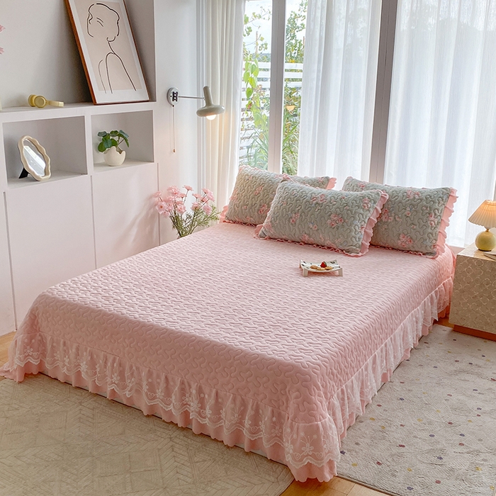 91家纺网 家纺一手货源 找家纺 钰锦珀家纺 2025新款高克重牛奶绒蕾丝双层花边床盖四件套床盖三件套 沐熙花