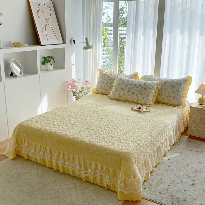 91家纺网 家纺一手货源 找家纺 钰锦珀家纺 2025新款高克重牛奶绒蕾丝双层花边床盖四件套床盖三件套 梨花落