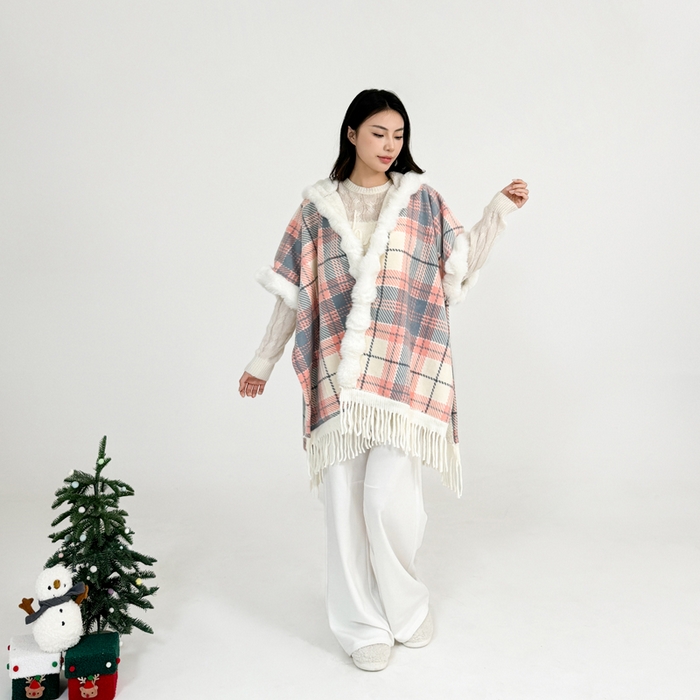 91家纺网 家纺一手货源 找家纺 丹本家纺 2025新款仿羊绒大码流苏大毛领斗篷披肩外套连帽加绒加厚高档秋冬保暖格子大衣 粉蓝