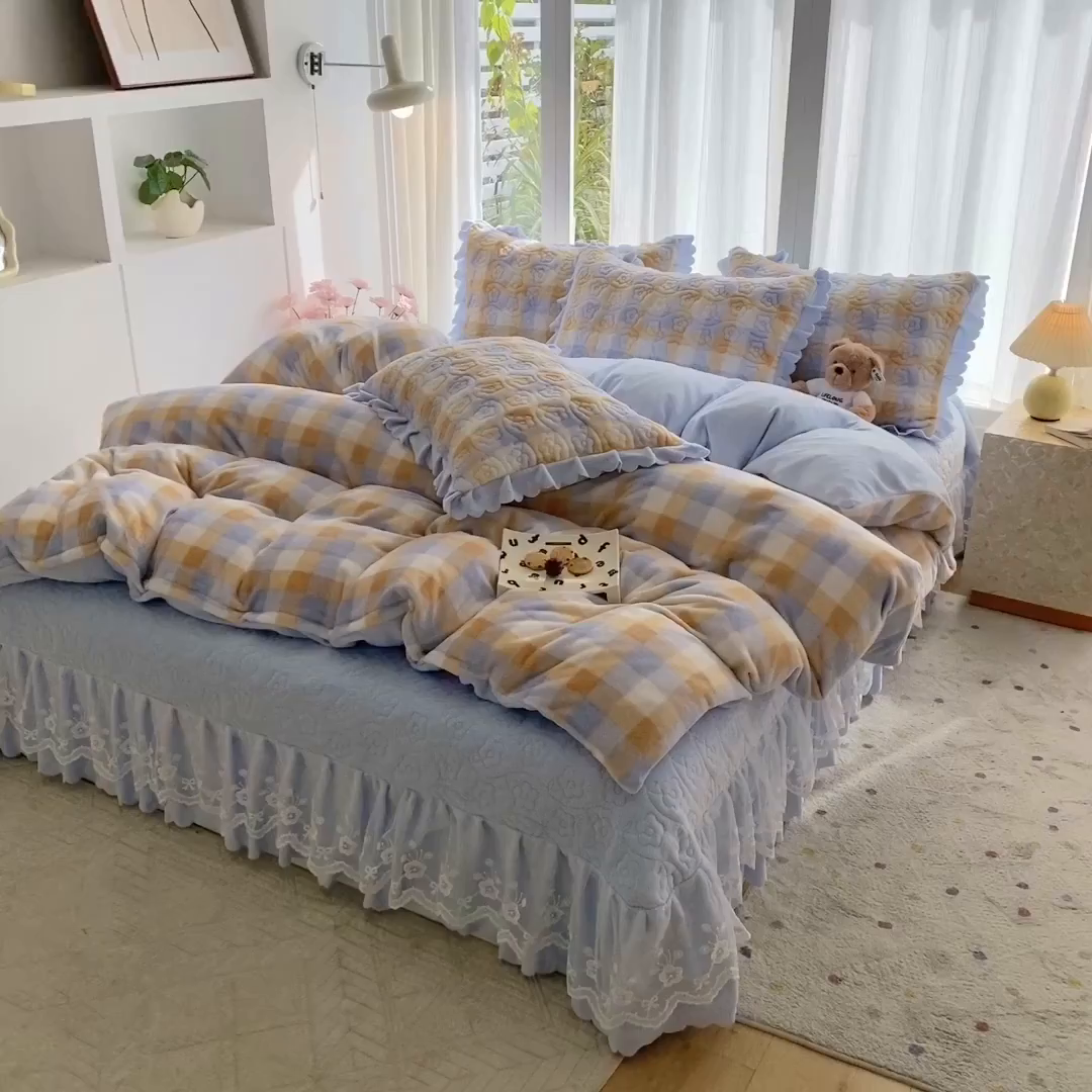 91家纺网 家纺一手货源 找家纺 钰锦珀家纺 2025新款高克重牛奶绒蕾丝双层花边床盖四件套床盖三件套 墨尔本