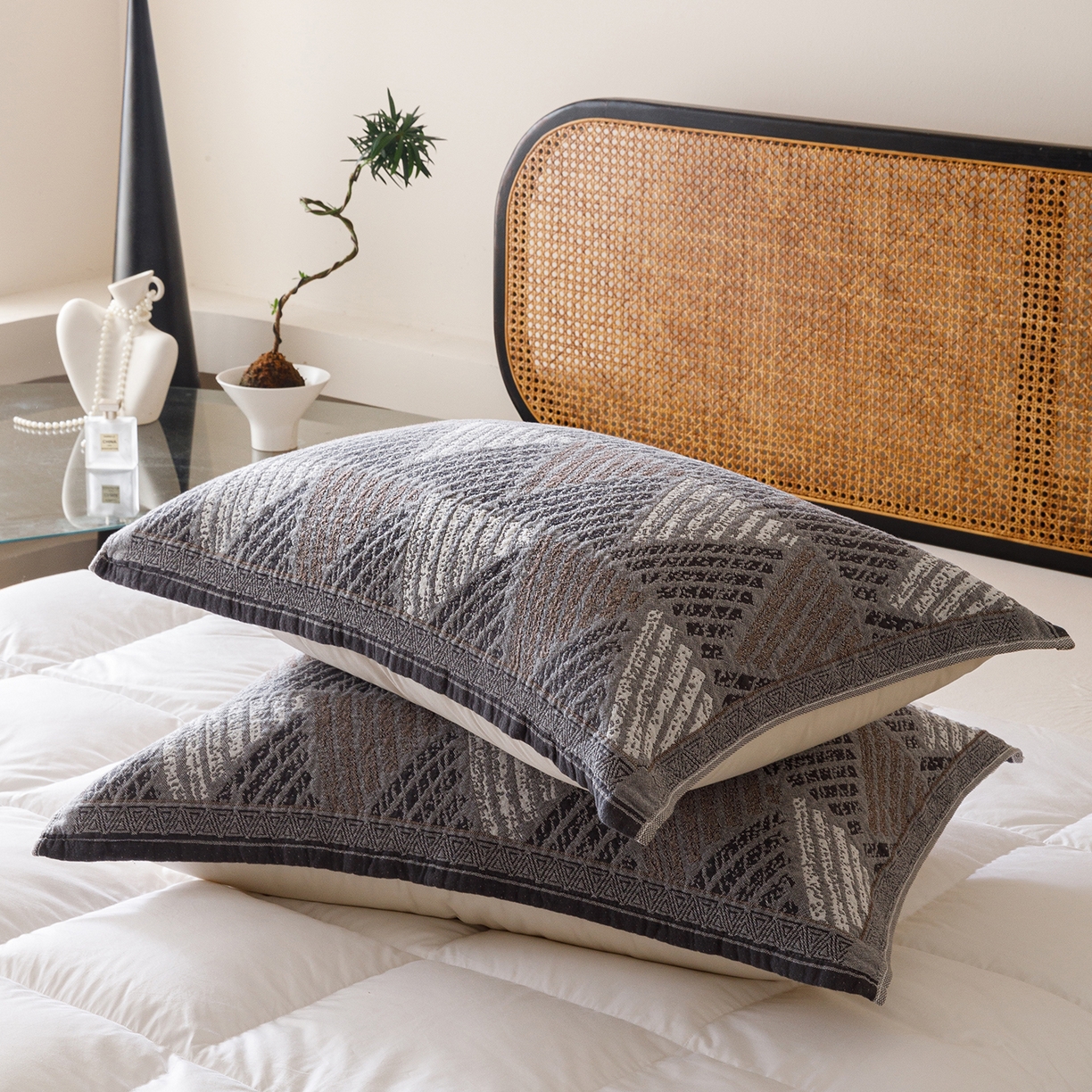 91家纺网 家纺一手货源 找家纺 爱港家纺 2025新款全棉巴恩风纱布枕巾 隔热 耐脏，防滑 凉山