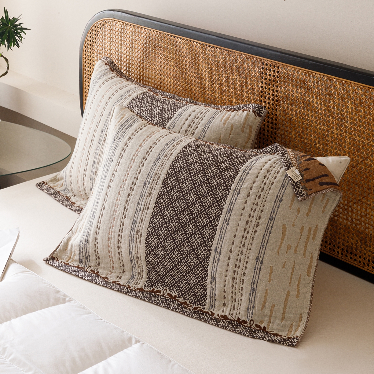 91家纺网 家纺一手货源 找家纺 爱港家纺 2025新款全棉巴恩风纱布枕巾 隔热 耐脏，防滑 楼兰