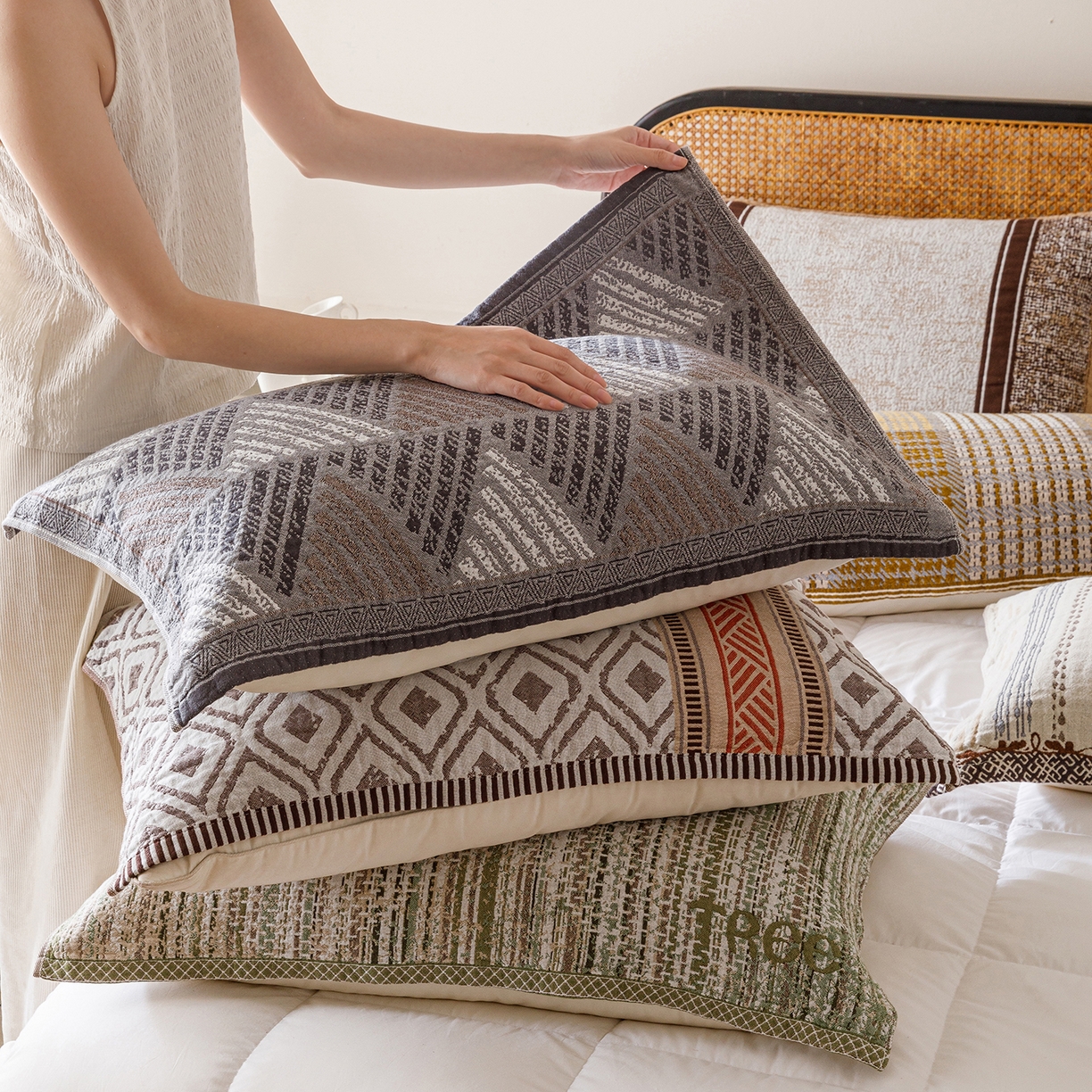 91家纺网 家纺一手货源 找家纺 爱港家纺 2025新款全棉巴恩风纱布枕巾 隔热 耐脏，防滑 组合