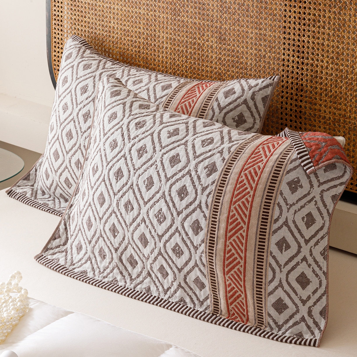 91家纺网 家纺一手货源 找家纺 爱港家纺 2025新款全棉巴恩风纱布枕巾 隔热 耐脏，防滑 朝歌