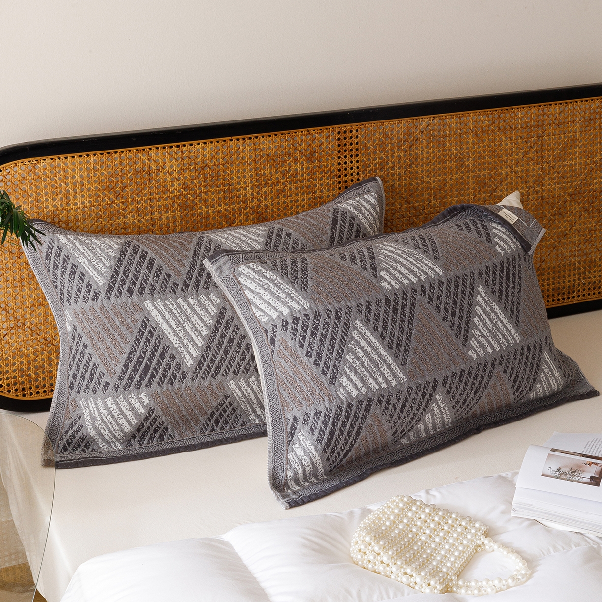 91家纺网 家纺一手货源 找家纺 爱港家纺 2025新款全棉巴恩风纱布枕巾 隔热 耐脏，防滑 凉山