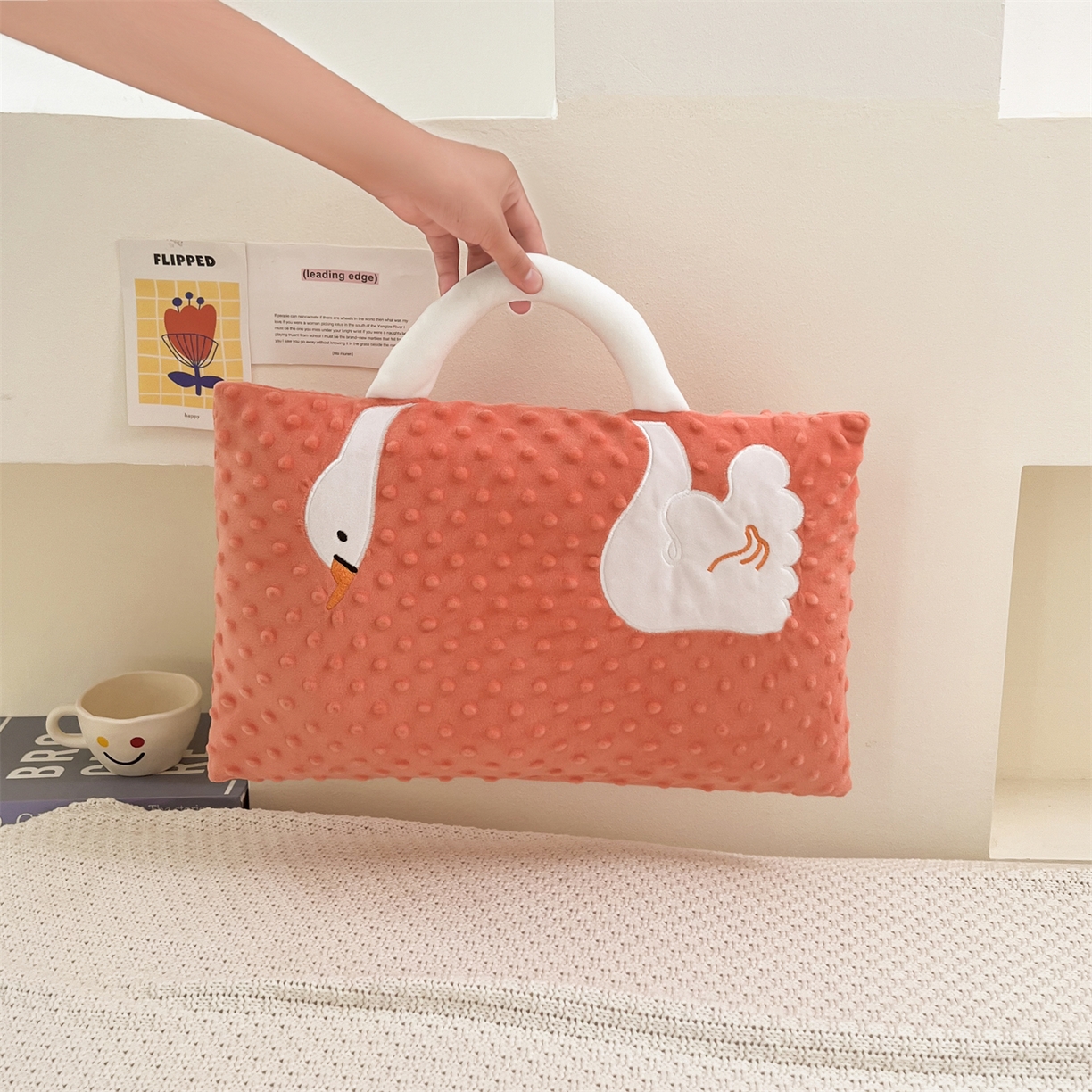 91家纺网 家纺一手货源 找家纺 卓昌枕芯 2025新款豆豆绒宝宝安抚枕卡通枕枕头枕芯 白天鹅-橘