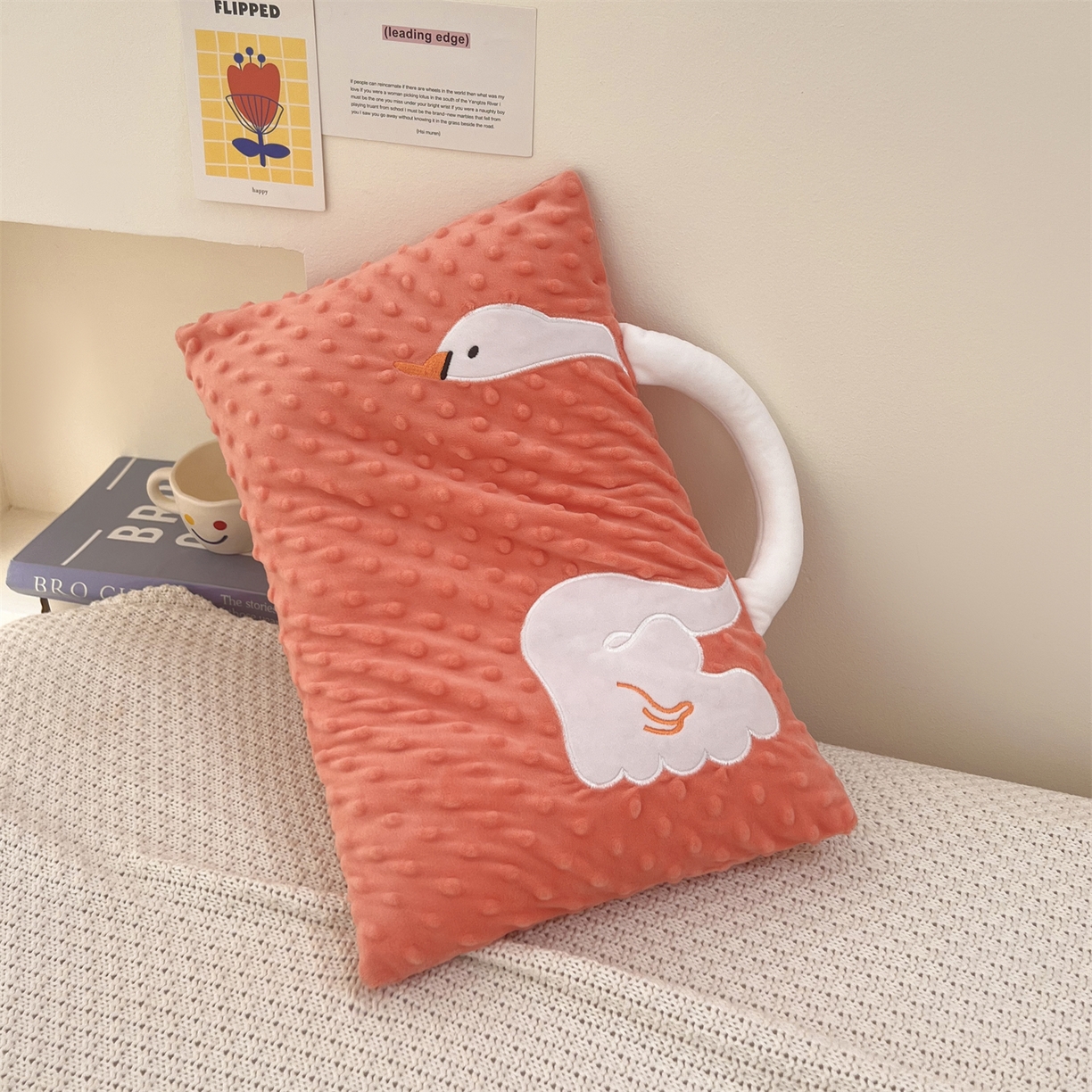 91家纺网 家纺一手货源 找家纺 卓昌枕芯 2025新款豆豆绒宝宝安抚枕卡通枕枕头枕芯 白天鹅-橘