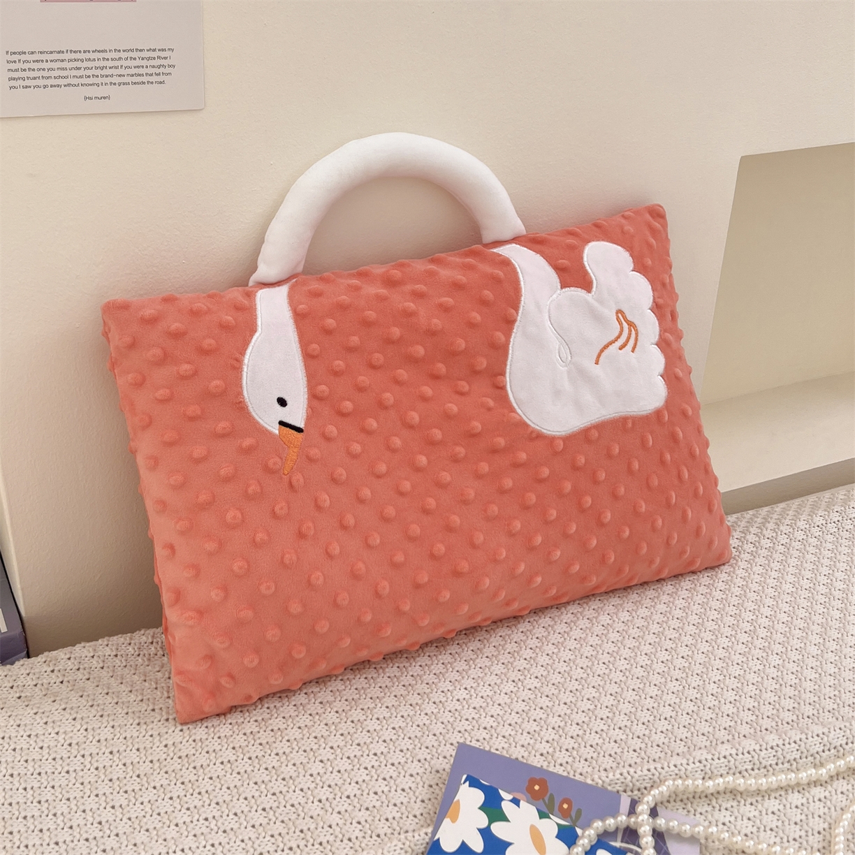 91家纺网 家纺一手货源 找家纺 卓昌枕芯 2025新款豆豆绒宝宝安抚枕卡通枕枕头枕芯 白天鹅-橘