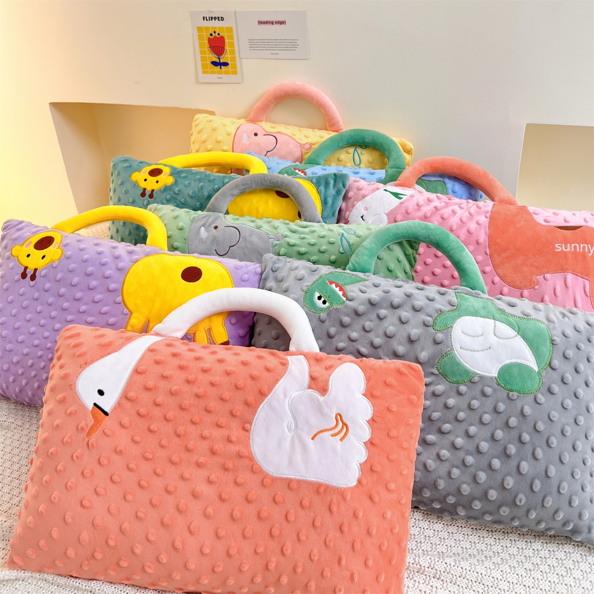 91家纺网 家纺一手货源 找家纺 卓昌枕芯 2025新款豆豆绒宝宝安抚枕卡通枕枕头枕芯 组合图