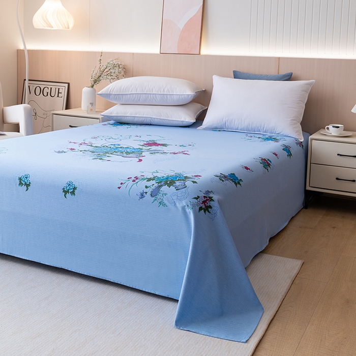 91家纺网 家纺一手货源 找家纺 居美良品 2025新款老上海国民人字纹凤穿牡丹床单 花篮牡丹-蓝色