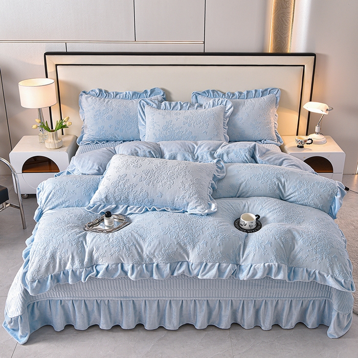 91家纺网 家纺一手货源 找家纺 （总）赫本家纺  2025新款高克重纯色花边款雕花绒床盖款四件套