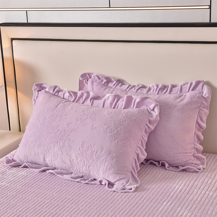 91家纺网 家纺一手货源 找家纺 赫本家纺  2025新款高克重纯色花边款雕花绒床盖款四件套 如梦-紫