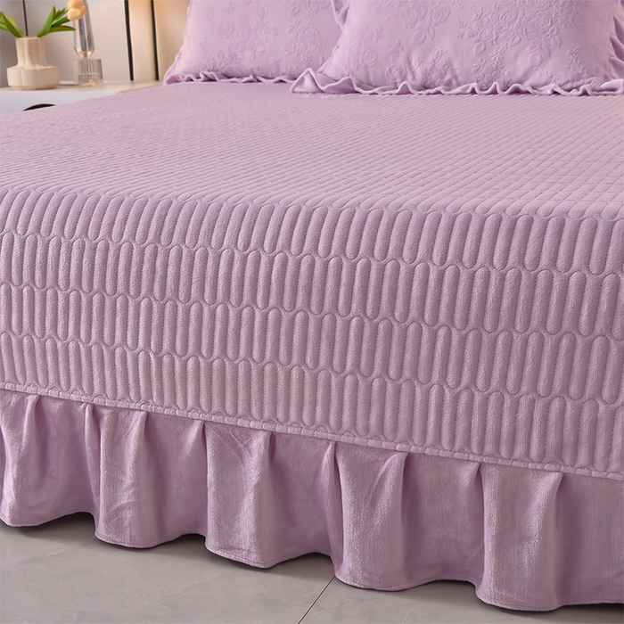 91家纺网 家纺一手货源 找家纺 赫本家纺  2025新款高克重纯色花边款雕花绒床盖款四件套 如梦-紫