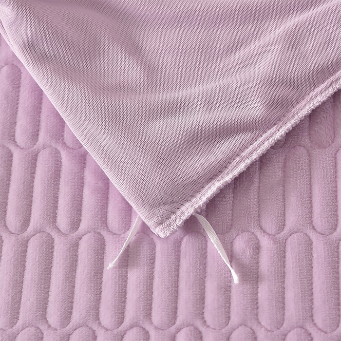 91家纺网 家纺一手货源 找家纺 赫本家纺  2025新款高克重纯色花边款雕花绒床盖款四件套 如梦-紫