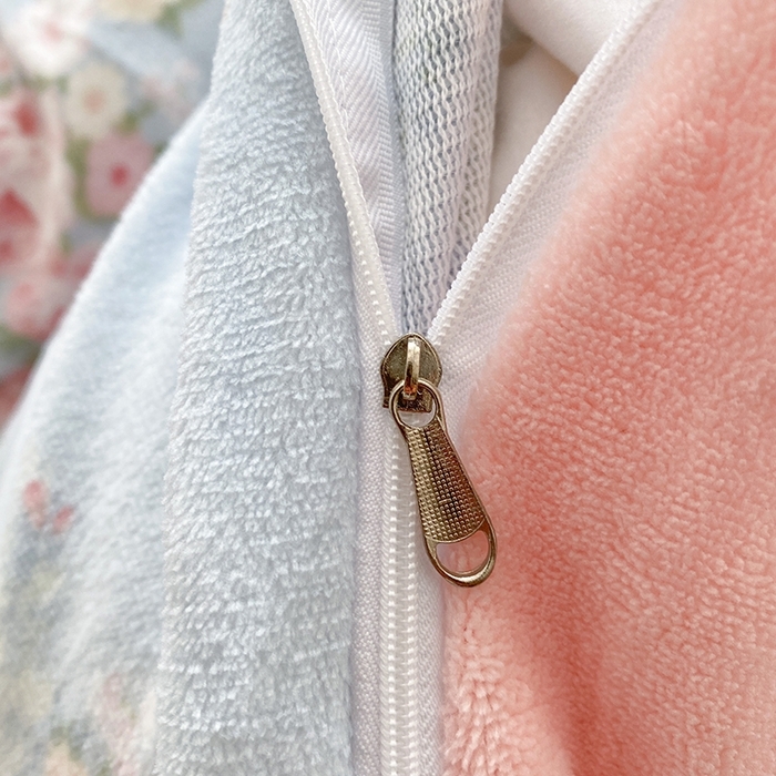 91家纺网 家纺一手货源 找家纺 （总）钰锦珀家纺 2025新款高克重牛奶绒蕾丝双层花边床盖四件套床盖三件套