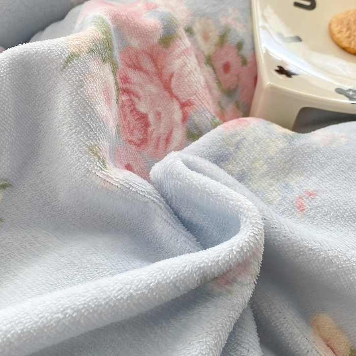 91家纺网 家纺一手货源 找家纺 （总）钰锦珀家纺 2025新款高克重牛奶绒蕾丝双层花边床盖四件套床盖三件套