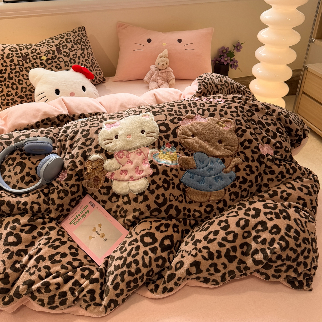 91家纺网 家纺一手货源 找家纺 （总）佰亿莱 2025新款重工牛奶绒贴布绣四件套