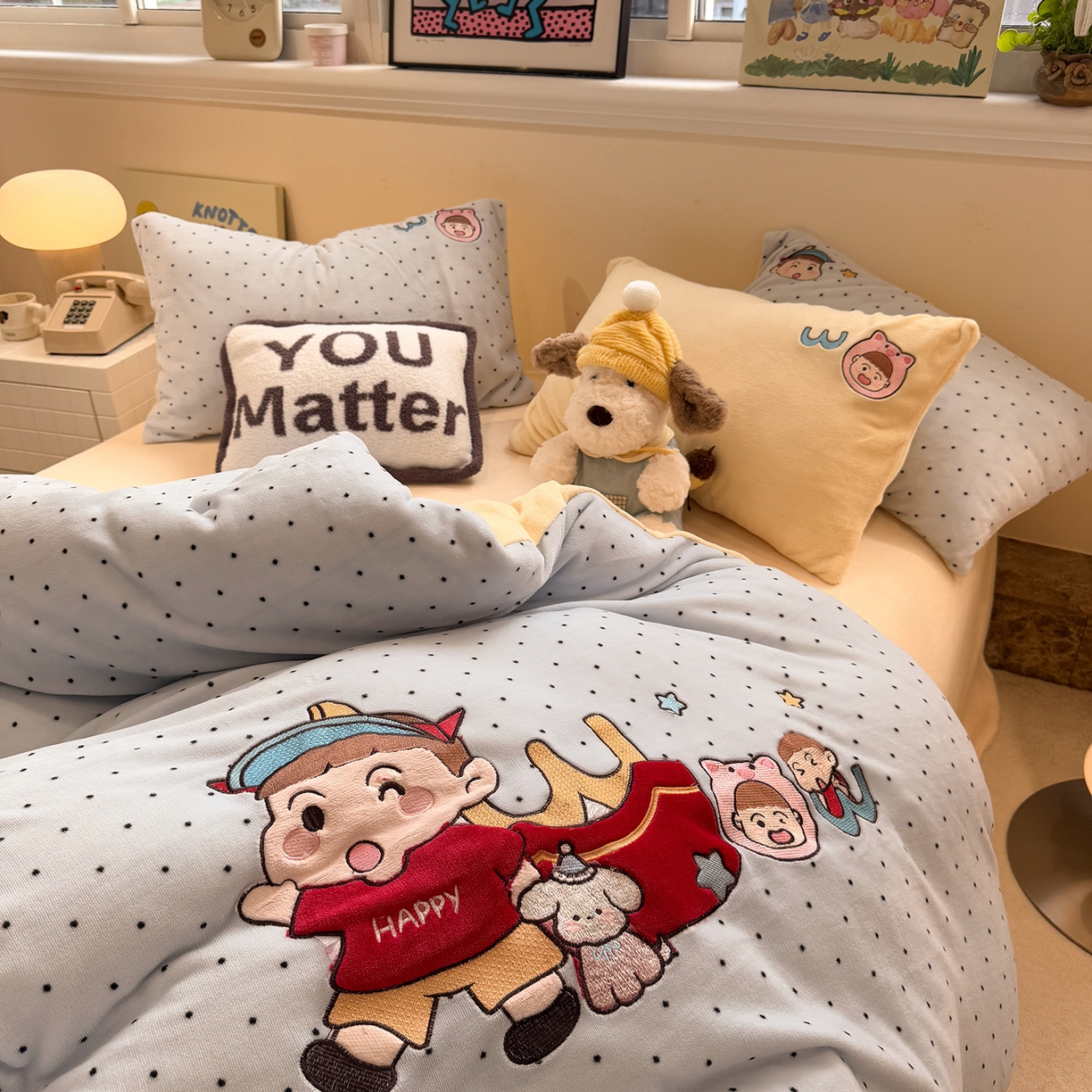 91家纺网 家纺一手货源 找家纺 佰亿莱 2026新款重工牛奶绒贴布绣四件套 快乐朋友