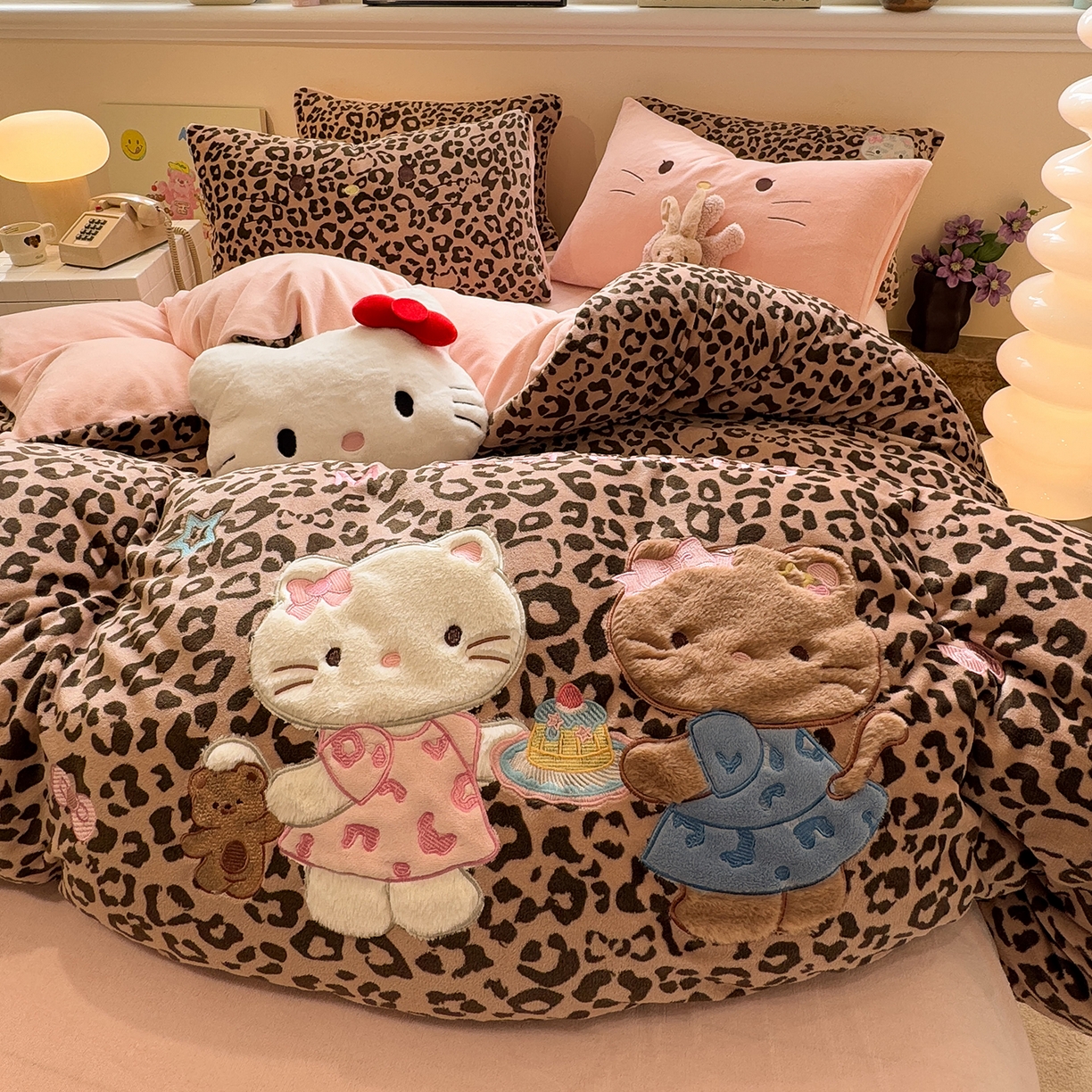 91家纺网 家纺一手货源 找家纺 （总）佰亿莱 2025新款重工牛奶绒贴布绣四件套