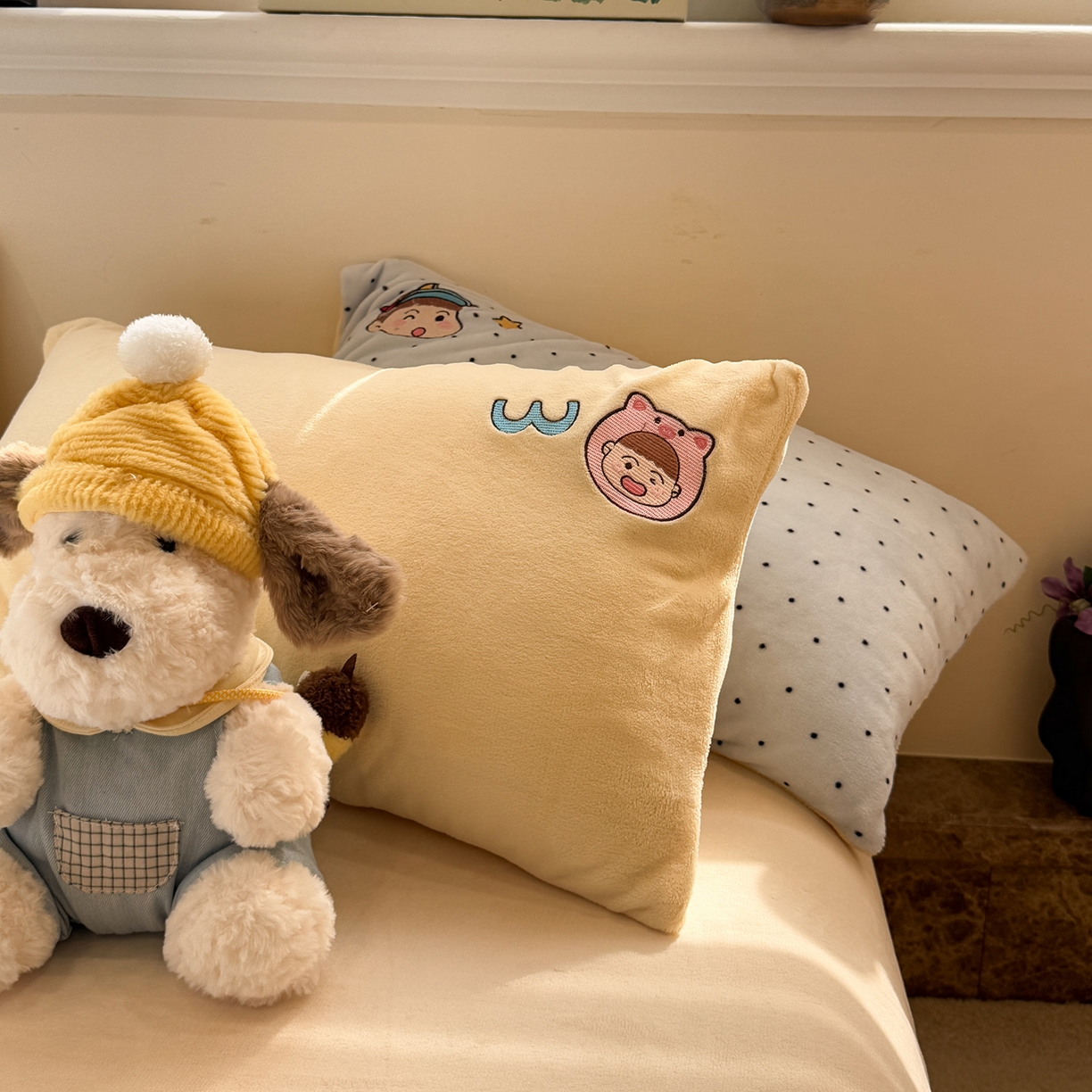 91家纺网 家纺一手货源 找家纺 佰亿莱 2026新款重工牛奶绒贴布绣四件套 快乐朋友