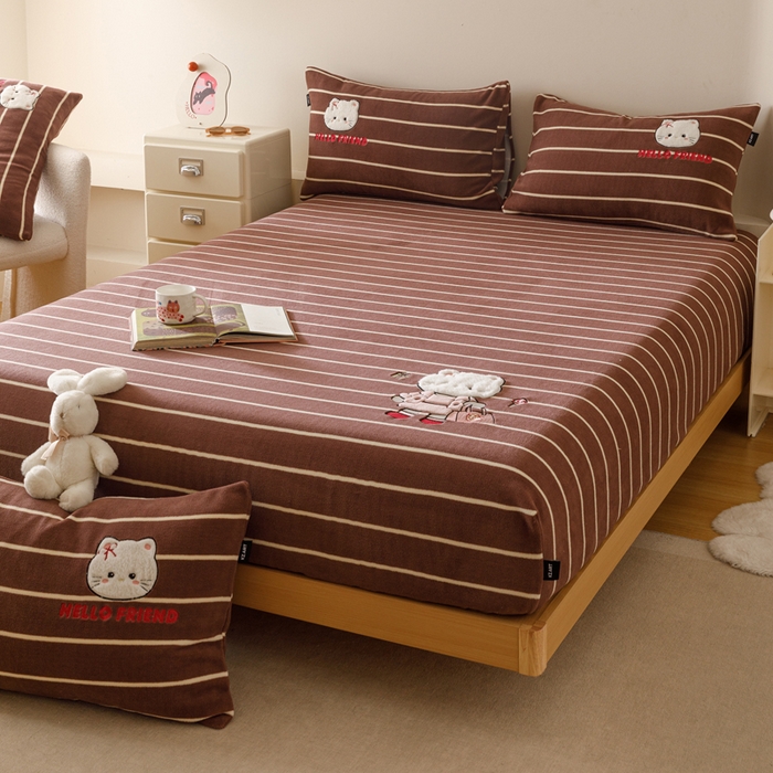 91家纺网 家纺一手货源 找家纺 卡姿家纺 2025秋冬仿羊绒蒂芙呢绒—床笠三件套 小猫安娜