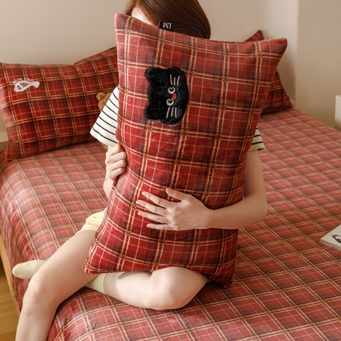 91家纺网 家纺一手货源 找家纺 卡姿家纺 2025秋冬仿羊绒蒂芙呢绒—床笠三件套 小猫噜噜