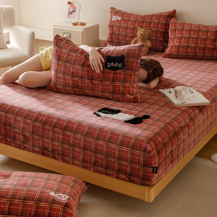 91家纺网 家纺一手货源 找家纺 卡姿家纺 2025秋冬仿羊绒蒂芙呢绒—床笠三件套 小猫噜噜