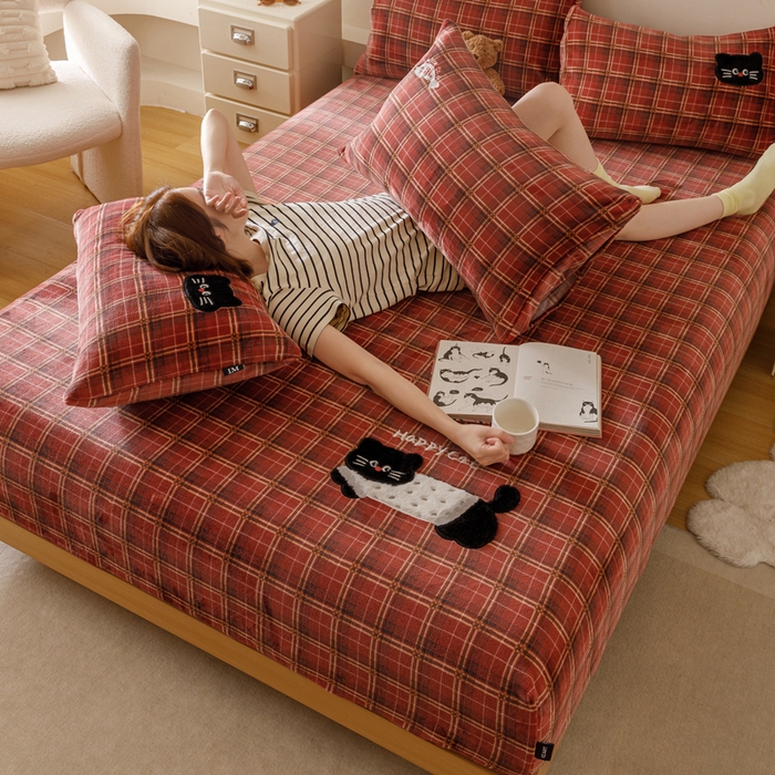 91家纺网 家纺一手货源 找家纺 卡姿家纺 2025秋冬仿羊绒蒂芙呢绒—床笠三件套 小猫噜噜