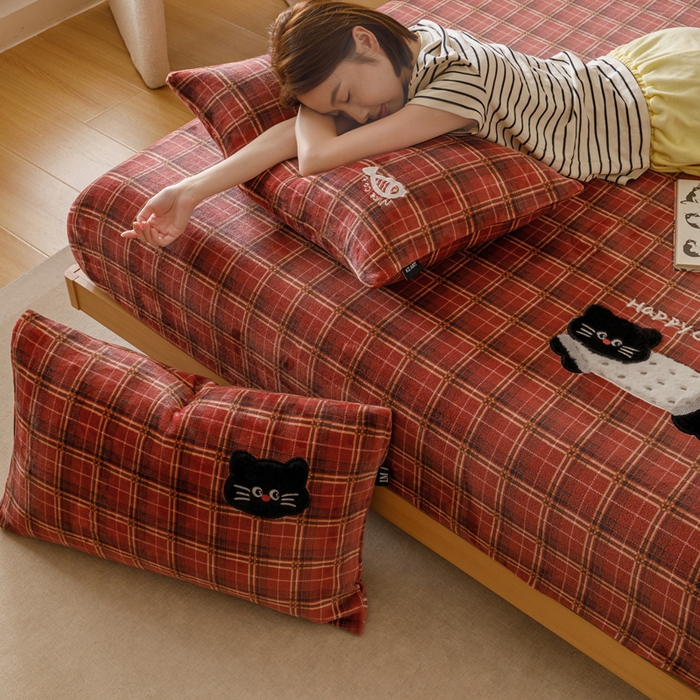 91家纺网 家纺一手货源 找家纺 卡姿家纺 2025秋冬仿羊绒蒂芙呢绒—床笠三件套 小猫噜噜