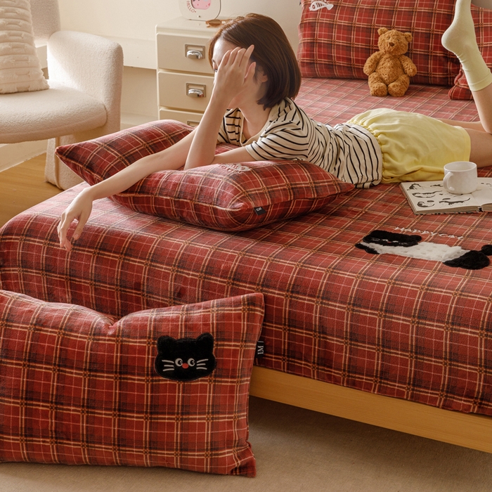 91家纺网 家纺一手货源 找家纺 卡姿家纺 2025秋冬仿羊绒蒂芙呢绒—床笠三件套 小猫噜噜