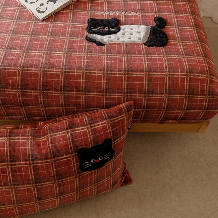 91家纺网 家纺一手货源 找家纺 卡姿家纺 2025秋冬仿羊绒蒂芙呢绒—床笠三件套 小猫噜噜