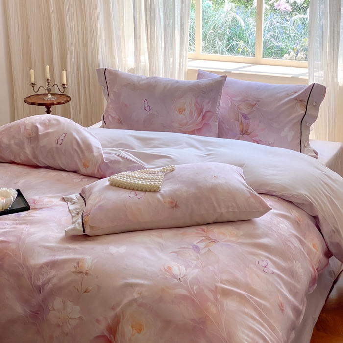 91家纺网 家纺一手货源 找家纺 薏思家纺 2025新款全棉100支数码印花生态磨毛轻奢款四件套-珍珠纽扣系列 花弄影-紫