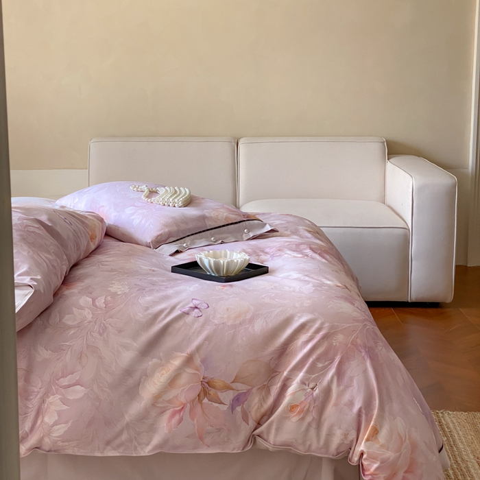 91家纺网 家纺一手货源 找家纺 薏思家纺 2025新款全棉100支数码印花生态磨毛轻奢款四件套-珍珠纽扣系列 花弄影-紫