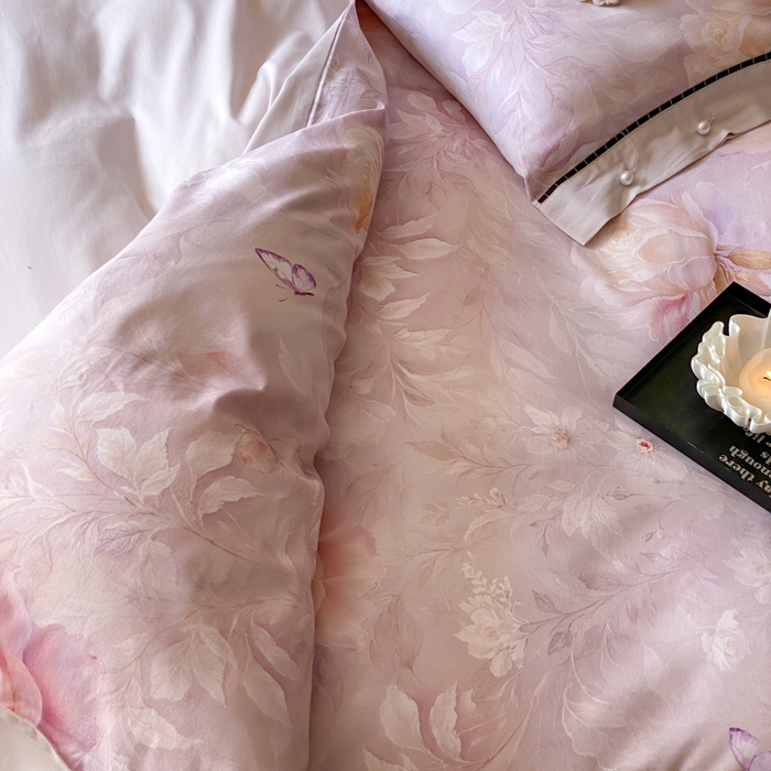 91家纺网 家纺一手货源 找家纺 薏思家纺 2025新款全棉100支数码印花生态磨毛轻奢款四件套-珍珠纽扣系列 花弄影-紫