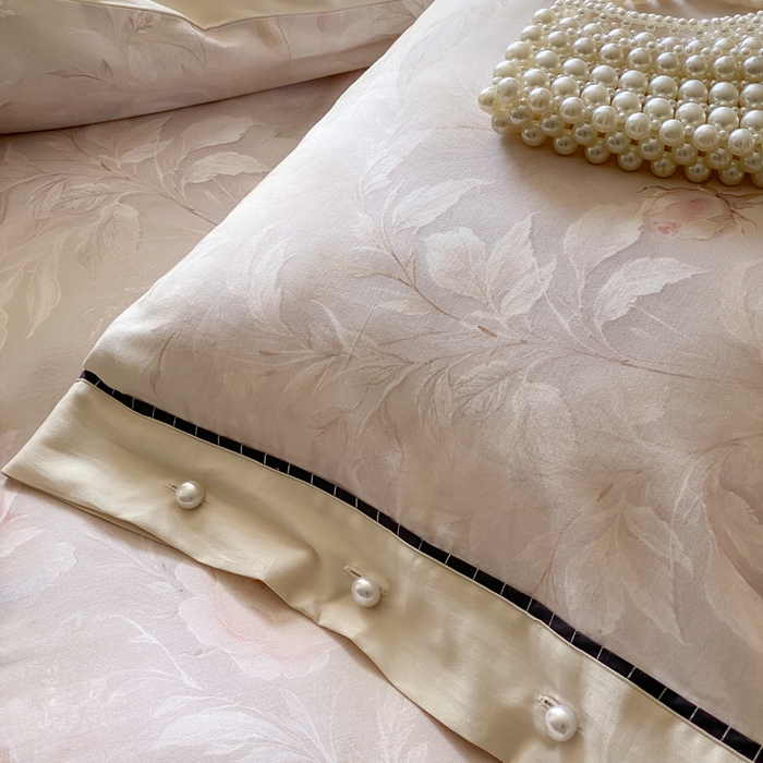 91家纺网 家纺一手货源 找家纺 薏思家纺 2025新款全棉100支数码印花生态磨毛轻奢款四件套-珍珠纽扣系列 花弄影-玉