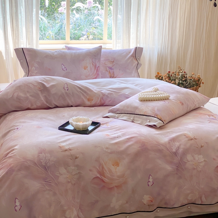 91家纺网 家纺一手货源 找家纺 薏思家纺 2025新款全棉100支数码印花生态磨毛轻奢款四件套-珍珠纽扣系列 花弄影-紫