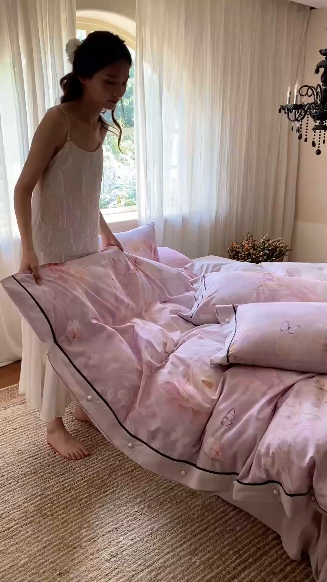 91家纺网 家纺一手货源 找家纺 薏思家纺 2025新款全棉100支数码印花生态磨毛轻奢款四件套-珍珠纽扣系列 花弄影-紫