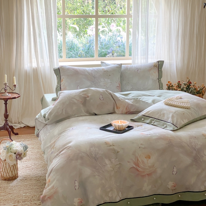 91家纺网 家纺一手货源 找家纺 薏思家纺 2025新款全棉100支数码印花生态磨毛轻奢款四件套-珍珠纽扣系列 花弄影-青
