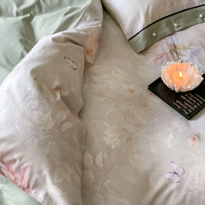 91家纺网 家纺一手货源 找家纺 薏思家纺 2025新款全棉100支数码印花生态磨毛轻奢款四件套-珍珠纽扣系列 花弄影-青