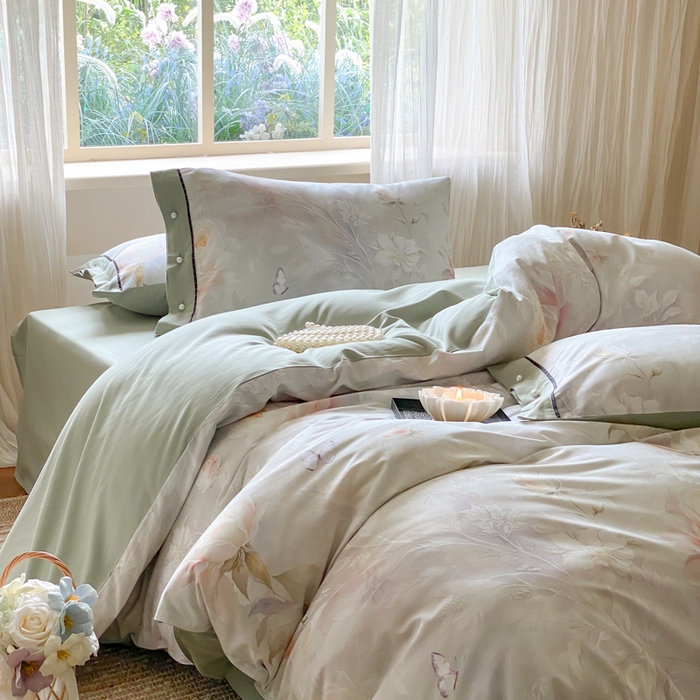 91家纺网 家纺一手货源 找家纺 薏思家纺 2025新款全棉100支数码印花生态磨毛轻奢款四件套-珍珠纽扣系列 花弄影-青